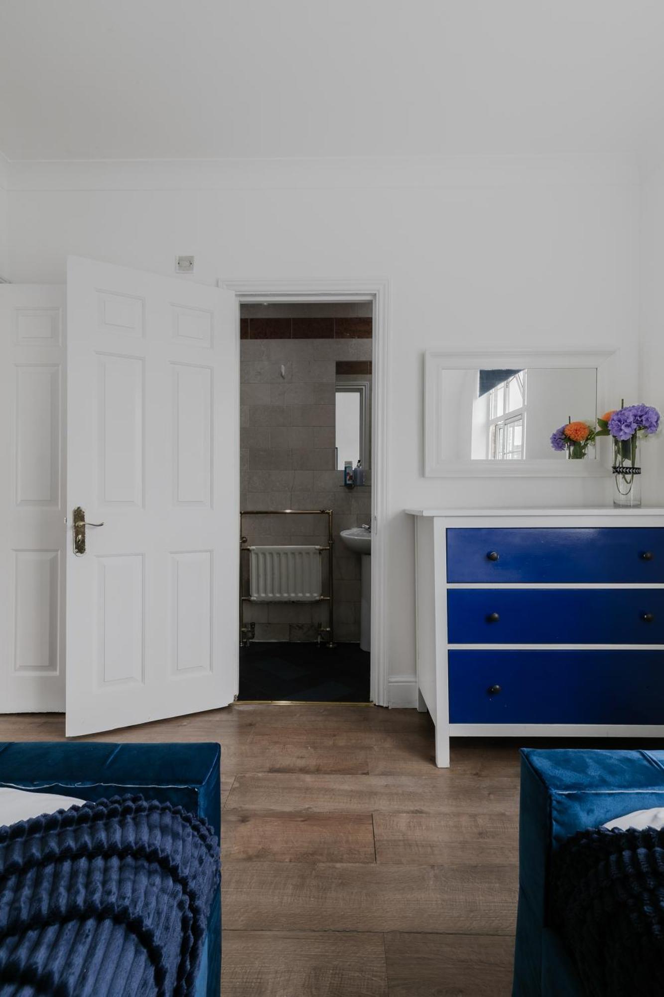 Lovely & Cosy 2br 2bath 'penthouse' Steps To Hyde P Apartment London