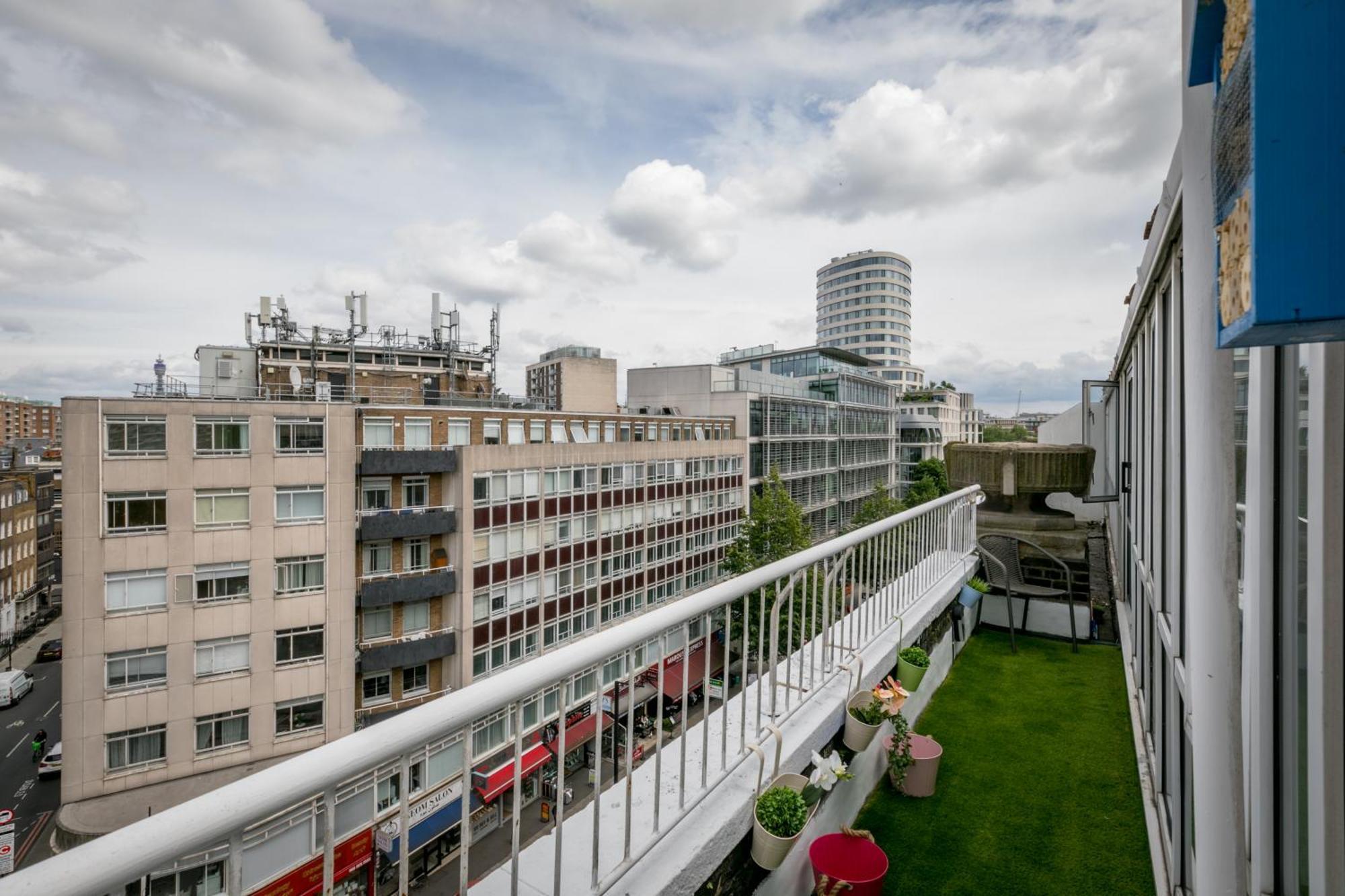 Lovely & Cosy 2br 2bath 'penthouse' Steps To Hyde P Apartment *