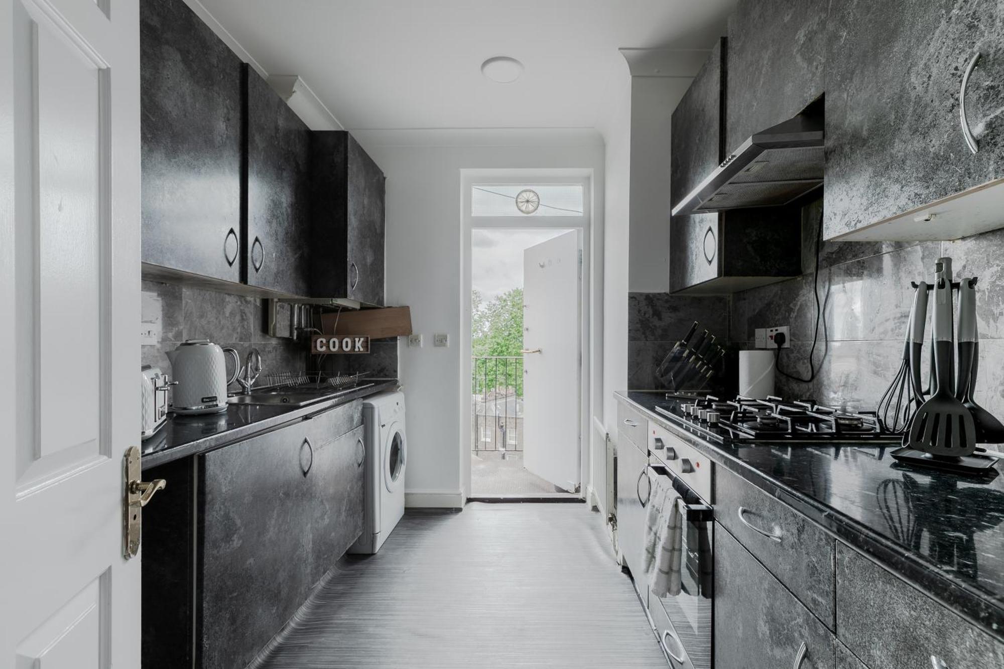 Lovely & Cosy 2br 2bath 'penthouse' Steps To Hyde P * London