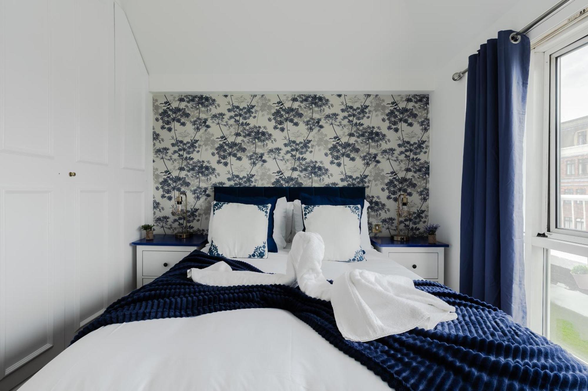 Lovely & Cosy 2br 2bath 'penthouse' Steps To Hyde P * London